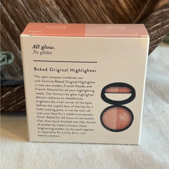 Laura Geller Baked Highlighter Duo French Poodle Almond NWT - Picture 3 of 3
